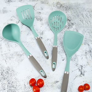 Ensemble de 4 spatules de cuisson en silicone antiadhésives et résistantes à la chaleur, y compris une cuillère tourneuse pour la friture. - Product Image 2