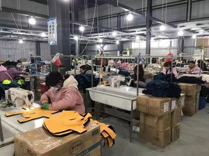 스트레치 플리스 애완동물 재킷 풀오버 플리스 코트 중대형견용 가을 야외 착용 따뜻하게 유지하는 애완동물 의류 - Product Image 6