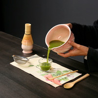 Ensemble de cérémonie du matcha japonais avec motif dégradé rose Sakura, fouet en bambou 4-8 pièces, bol à matcha en porcelaine avec bec verseur