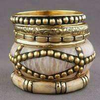 Brazaletes de latón de resina de estilo Vintage moderno, pulseras con dijes de moda de diseño único, regalos elegantes para fiestas de mujeres - Product Image 3