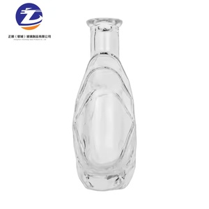 Botellas de Tequila y <span class=keywords><strong>Ron</strong></span> de Cristal Zhengshun de 700ml/750ml/1000ml con Tapón de Corcho Pintado de <span class=keywords><strong>Negro</strong></span>, Transparentes y Planas, Venta al Por Mayor - Product Image 3
