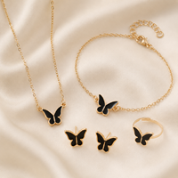 4 Pièces Parure de Bijoux Papillon Porte-Bonheur Classique pour Femme, Cadeau de Mariage, comprenant Bracelets, Collier Ras-de-cou, Boucles d'oreilles et Bague, en Émail Blanc Rose et Plaqué Or