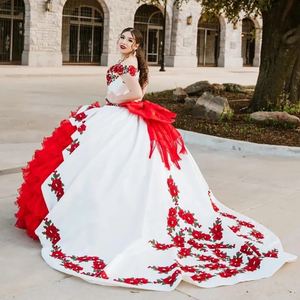 Mumuleo أبيض أحمر Charro Quinceanera المكسيكي حفلة موسيقية ثوب الكرة ساتان وكنيسة قطار طول الأرض بالإضافة إلى حجم الحزب - Product Image 2
