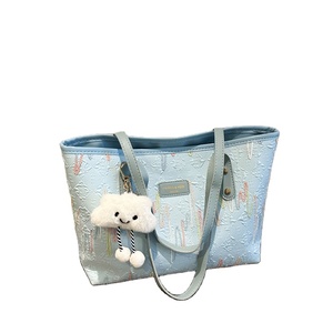 กระเป๋าผ้าแคนวาสใบใหญ่แบบใหม่ RTS สั่งซื้อแบบรวมได้ สำหรับผู้หญิง กระเป๋าสะพายน่ารัก สีรุ้ง เหมาะสำหรับการเดินทาง - Product Image 1