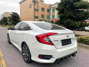 <span class=keywords><strong>Honda</strong></span> <span class=keywords><strong>Civic</strong></span> 1.5T Edición Deluxe Usado de <span class=keywords><strong>2018</strong></span> |   VTEC Turbo 177HP, Asientos de Cuero, Techo Solar Eléctrico, Cámara de Reversa, Automático, Volante a la Izquierda, Color Oscuro - Product Image 6
