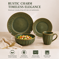 Service de table rustique vintage en céramique verte, assiettes, bols et tasses en grès strié et moucheté avec bordure perlée, vaisselle de ferme