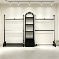 Étagère Combinée Classique Moderne en Métal Noir avec Tour Centrale Arquée, Base Multi-Tiroirs, Conception Amovible, Montage Facile pour Boutiques Haut de Gamme