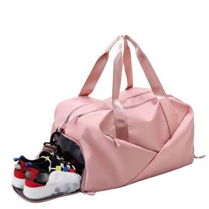 Bolsa de viaje deportiva de tela Oxford rosa de 18'' para mujer, de gran capacidad, de alta calidad, con separación para ropa seca y mojada, para gimnasio, yoga y deporte, de fábrica BSCI, OEM. - Product Image 1