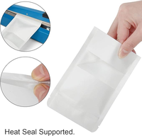 Pochettes zip-lock imprimées sur mesure avec fenêtre avant transparente brillante pour le stockage des aliments, emballages refermables, sacs en papier kraft debout
