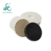 Filtre alvéolé en céramique d'alumine industrielle extrudée, avec taille personnalisable et porosité de 51-57 % pour applications variées