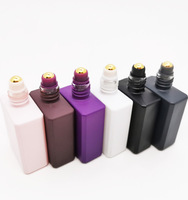 Bouteille en verre de rouleau d'huile essentielle noir mat rectangulaire de 0.5 oz 15ml 30ml 50ml capacité compte-gouttes emballage de parfum surface givrée