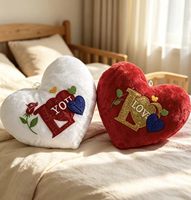 Bantal Hati Berbulu Merah - Bantal Hias Super Lembut dan Mewah