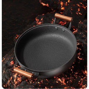 Padella Premium in Ferro Puro a Doppio Manico con Texture a Tartaruga, Adatta per Piani Cottura a Induzione, Gas, Elettrici e in Ceramica - Product Image 5