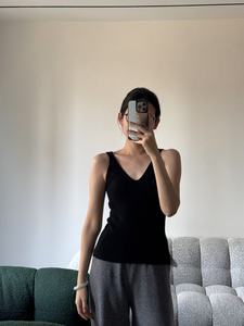 [Blis] commovente. Imbracatura Basic in puro Cashmere con scollo a V in <span class=keywords><strong>bianco</strong></span> e nero - Product Image 2