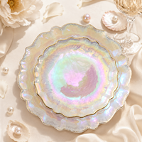 Assiette de présentation ronde dorée décorative avec bord texturé pour mariage, banquet, restaurant, mise en place de table