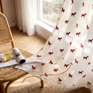 Tenda Oscurante per Bambini con Cavallo Rosso Ricamato, Pannello in Maglia, Vendita all'Ingrosso, Misure Personalizzate, Moderna per Finestra Angolare del Soggiorno - Product Image 1