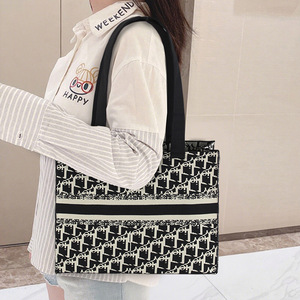 Zequel Beliebtes Hahnentritt-Muster für Polyester-Karten-Umhängetaschen Modische gestrickte Damen-Einkaufstasche mit großer Kapazität - Product Image 2