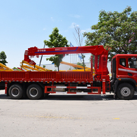 Mini-grue montée sur camion 4x4 hydraulique de 14 tonnes avec flèche télescopique de 21,8 m de hauteur de levage et haute efficacité