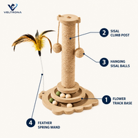 Tourne-disque à griffoir pour chat en forme de fleur avec pistes à balles, poteau en sisal et baguette à plumes, centre d'activités pour chat en bois