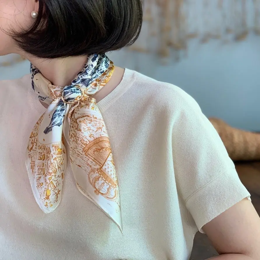 Produttore di alta qualità moda bandane sciarpa di lusso designer personalizzato stampato piccola sciarpa di seta quadrata per le donne