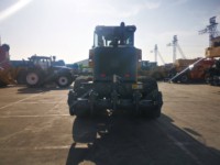 Niveleuse GR215 à moteur 215 CV pour travaux de réparation de routes en gravier, équipée d'une lame durable pour le façonnage du terrain