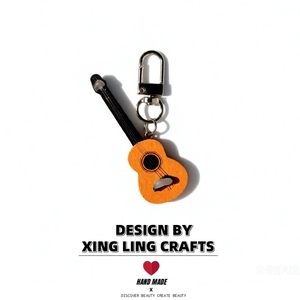Colgante de mini guitarra, dije de guitarra eléctrica, accesorio de instrumento musical de rock para decoración de bolsos, regalo - Product Image 4