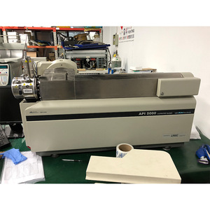 เครื่องวิเคราะห์ AbSciex Api 5000 แบบโครมาโทกราฟีของเหลวพร้อมสเปกโตรเมทรีมวลแบบอิเล็กโทรสเปรย์ไอออนไนเซชันควอดรูโพล ความละเอียด 0.5-2 อะตอมมูเลกุล - Product Image 1