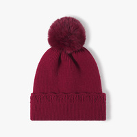 Bonnet en polaire pour femme avec pompon en fausse fourrure détachable, bordure ajourée en dentelle, bonnet tricoté chaud d'hiver pour l'extérieur – Vente en gros