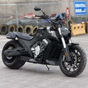 Moto Cruiser Sportive LFC700 avec Moteur à Quatre Cylindres en Ligne, 6 Vitesses et Embrayage à Roue Libre, Plus Deux Disques de Frein Flottants. - Product Image 1