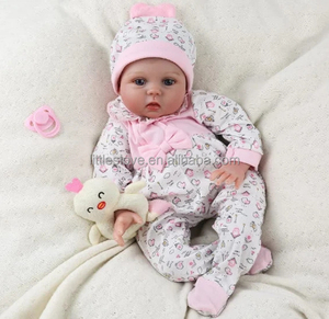 Venta caliente hermosa peluca <span class=keywords><strong>Reborn</strong></span> Baby Doll para niños <span class=keywords><strong>Reborn</strong></span> Doll 22 pulgadas cuerpo de tela silicona simulación bebé <span class=keywords><strong>Reborn</strong></span> - Product Image 2