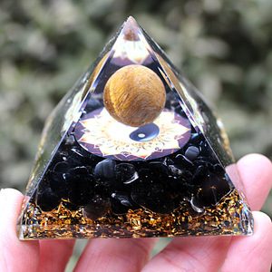 Pyramide en résine époxy œil de tigre et obsidienne Tai Chi, décoration d'intérieur Feng Shui, ornement de bureau, pièce d'art en résine artisanale - Product Image 1