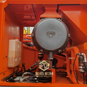รถขุดตีนตะขาบ Doosan DX340LC-9C มือสอง ขนาด 34 ตัน พร้อมสายเบรกเกอร์ รถขุดไฮดรอลิกขนาดใหญ่ มีสินค้าในสต็อก - Product Image 3