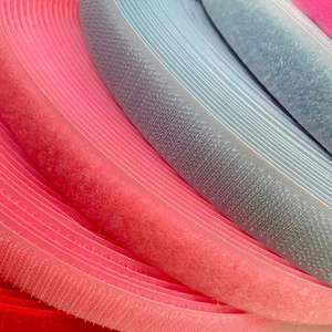 Bande auto-agrippante personnalisée 100% nylon 20mm 25mm 38mm 50mm, ruban magique en 280 couleurs, réutilisable pour vêtements et sacs - Product Image 1