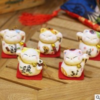 Mini-figurine en céramique Chat porte-bonheur, décoration de voiture, cadeau culturel-créatif, article de présentation pour stand de marché, artisanat d'exportation Chine PVC