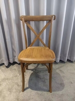 Chaises à dossier croisé en résine plastique naturelle pour extérieur, banquet style ferme, empilable, finition en bois, vente en gros en usine