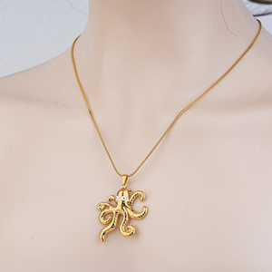 JUSTOP Collier Pendentif Pieuvre Plaqué Or 18K 304 316, Design Animal de Dessin Animé en Alliage, Chaîne Serpent, Bijou Unisexe pour Usage Quotidien - Product Image 1
