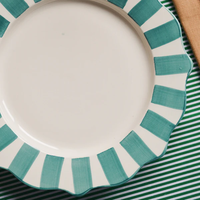 Assiette de service en céramique et porcelaine en forme de fleur, vaisselle faite à la main à prix d'usine, assiettes personnalisées pour les mariages