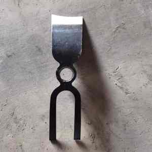 Houe de jardin à <span class=keywords><strong>2</strong></span> <span class=keywords><strong>dents</strong></span> en acier au carbone forgé, fabriquée en Chine - Product Image 2