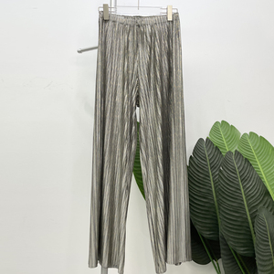 Miyake – T-shirt plissé deux pièces à manches mi-longues pour femme, haut, pantalon ample, nœud papillon, ensemble décontracté de créateur Original - Product Image 4