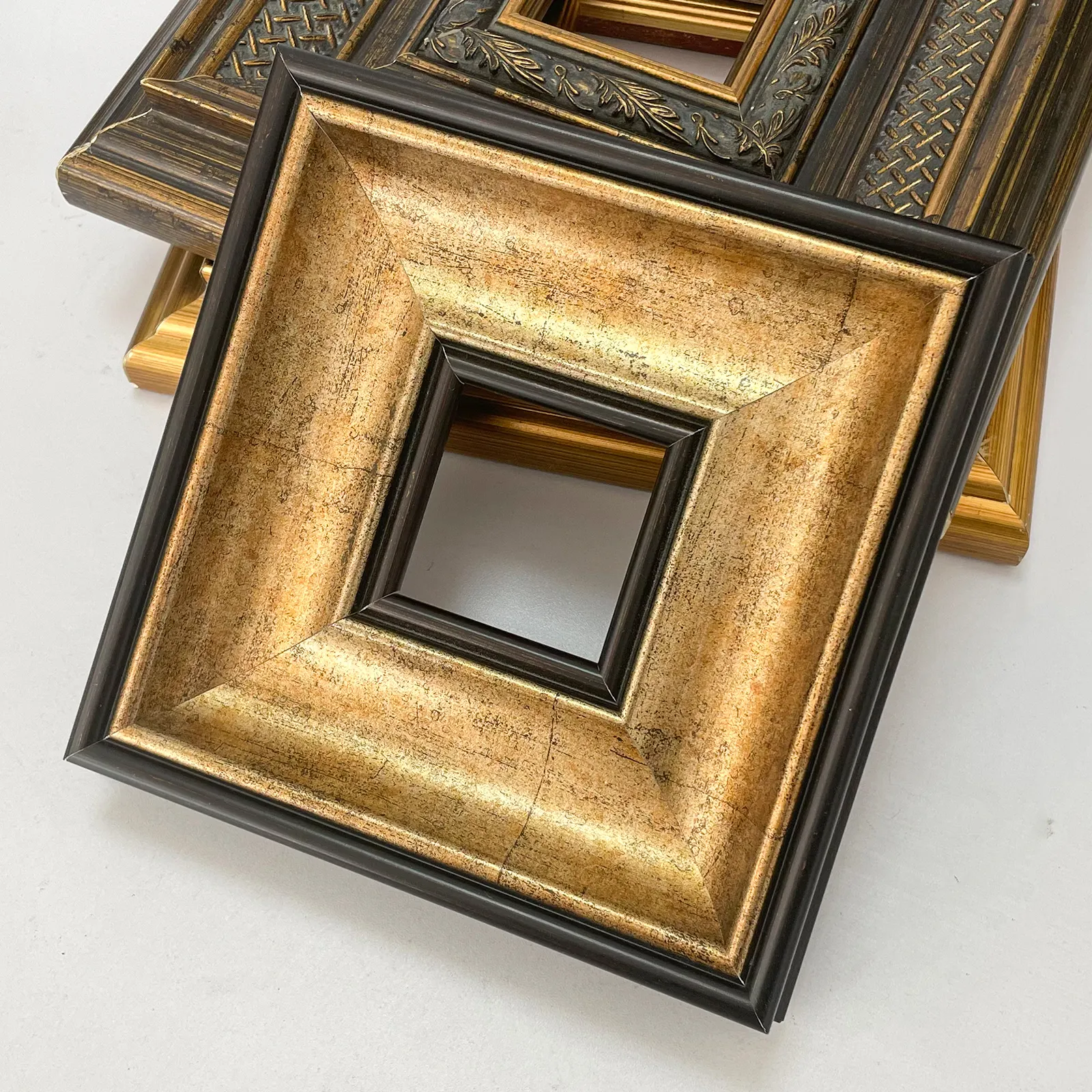 אמזון מכירה חמה דתיים פשוטים מסגרות תמונה רטרו 3x3 8x8 7 אינץ' 8 אינץ' 10 אינץ' 9x12 גודל מותאם אישית מסגרת תמונה זהב עץ לעיצוב הבית