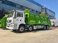 Camion compacteur de déchets diesel manuel Shacman H3000 8x4 pour la collecte des déchets urbains