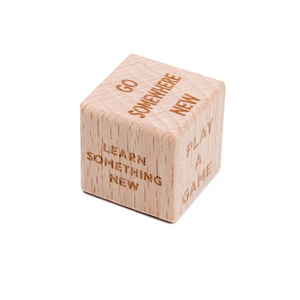 โรงงานผลิตลูกเต๋าไม้รูปทรงหลายเหลี่ยมแบบกำหนดเองสำหรับคู่รัก - เกมความบันเทิงสำหรับคู่รักสุดโรแมนติกพร้อมตัวเลือกที่ปรับแต่งได้ - Product Image 6