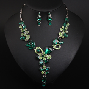 2025 nouveau Vintage forme florale fantaisie longue chaîne collier de mariée chaîne à maillons lourds en alliage de Zinc pour les occasions d'anniversaire - Product Image 6