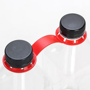 حامل مزدوج PE لحمل الزجاجات من البلاستيك مقبض ترويجي حامل زجاجات بلاستيكي بمشبك 37 مم - Product Image 1