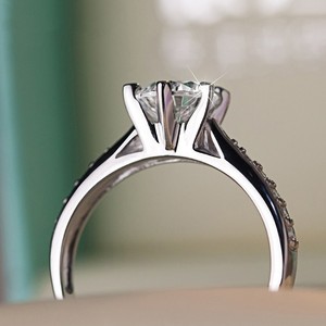 Anello con Design a Sei Punte Stile Classico Anello di Fidanzamento per Donne - Product Image 3