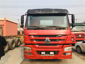Camión Tractor Usado Sinotruk Euro2 Diésel 6X4 con Volante a la Izquierda, HOWO de 10 Ruedas, Capacidad de Carga de 21-30T, 371hp, Cámara Trasera de 360° - Product Image 2