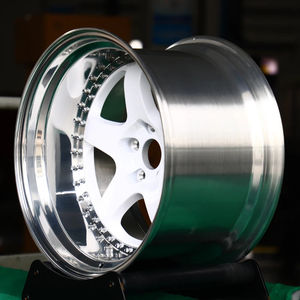 גלגל רב-דיברה מזויפים עבור Suv יוקרה מכוניות ביצועים | מותאם אישית קעור סגסוגת עורה באמצעות מוסמך לרכב ברמה גבוהה - Product Image 3