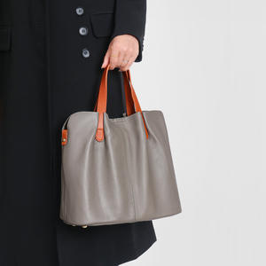 Sac fourre-tout haut de gamme en cuir véritable imperméable pour femme, grande capacité, sac à bandoulière pour trajets quotidiens, sac à main décontracté à porter à l'épaule - Product Image 5