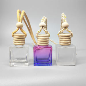 Diffusore per auto in vetro vuoto quadrato opaco personalizzato bottiglia di profumo per auto con coperchio in legno - Product Image 2