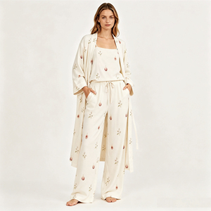 <span class=keywords><strong>Ensemble</strong></span> de pyjama 3 pièces personnalisé à motif floral en coton doux pour femme, fabrication sur mesure en gros - Product Image 2